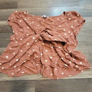 Women with short sleeves